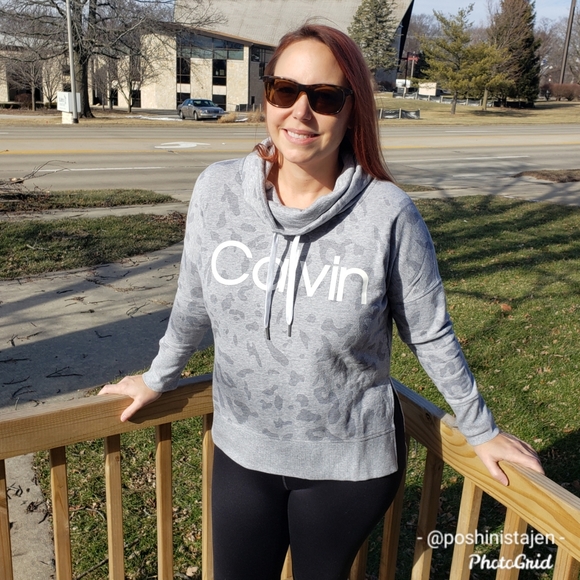 NWT Calvin Klein Cowl Neck Sweatshirt Small - Picture 4 of 6